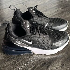 Women’s Nike Airmax 270